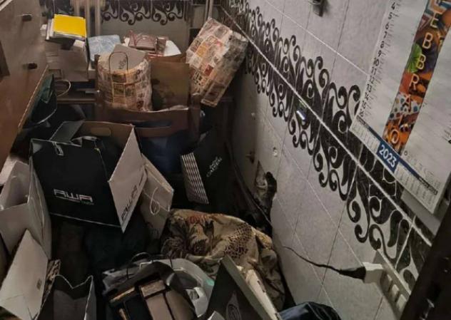 Immobile in asta di 132 m² con più di 5 locali e box auto in vendita a Teramo - Foto 8
