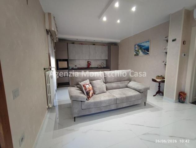 Appartamento completamente ristrutturato con tre camere, taverna, garage e ampio scoperto esclusivo - Foto 15