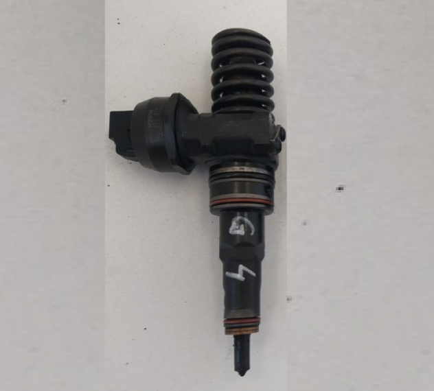 INIETTORI VOLKSWAGEN Golf 4 Berlina 038130073AJ diesel 1.9 (9703)