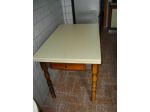 Tavolo cucina e 4 sedie