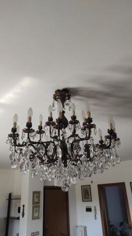 Un lampadario a soffitto - Foto 2