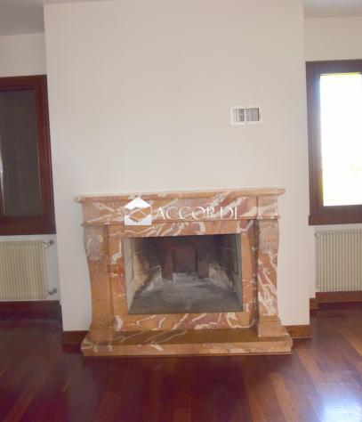 CASA INDIPENDENTE di 4 vani e di 600 mq (ASOLO) rif. LG49 - Foto 2