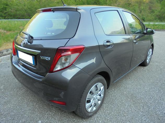 TOYOTA YARIS 1.0 VVT-i 5P ACTIVE UNIPROPRIETARIO-NEOPATENTATI - Foto 5