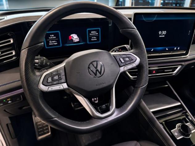 VOLKSWAGEN Tiguan R-Line DSG 2.0 TDI 150 CV Alcantara Aziendale rif. 23983012 - Foto 10