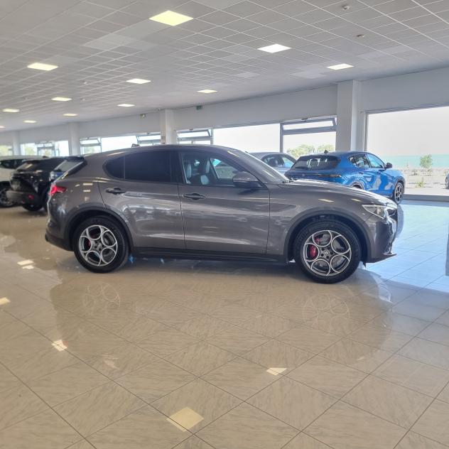 ALFA ROMEO STELVIO SPRINT 2.2 TD 190cv AT8 Q4 Euro 6D - Foto 4