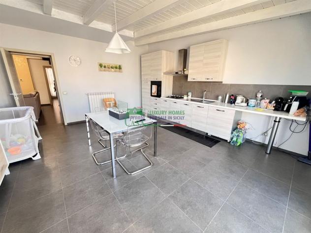 Rif: 2762 - COMISO – Appartamento rifinito su due livelli con ampia veranda e garage, zona Carabinieri - Foto 9