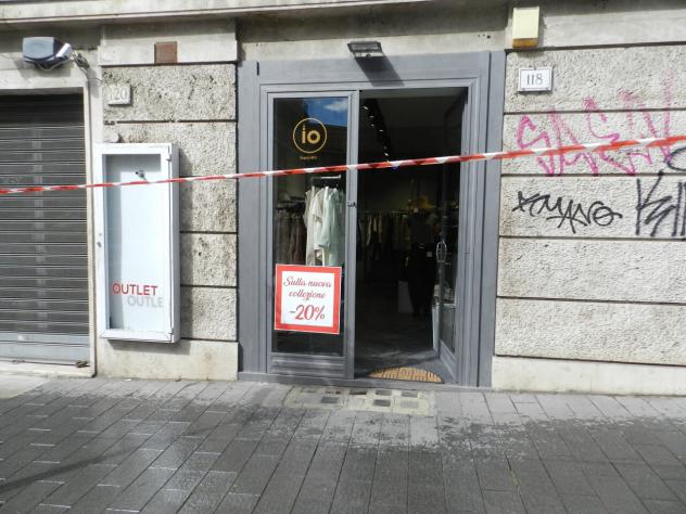 1 Vetrina in affitto a Roma