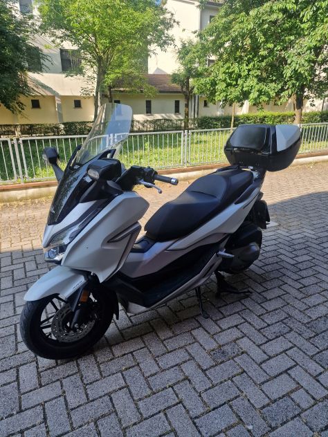 Honda Forza DeLuxe 300 - Foto 2