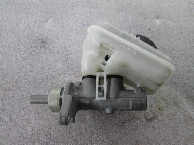 93177768 POMPA COMANDO FRENI CON VASCHETTA OPEL CORSA C 1.2 B 55KW 5M 5P (2003) RICAMBIO USATO