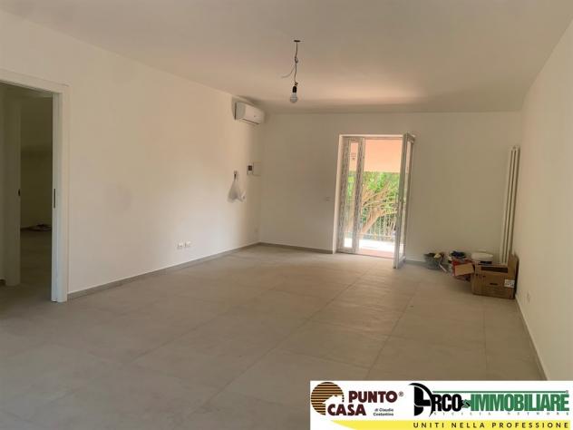 Appartamento ristrutturato in villa con terrazzo e giardino condominiale – Mondello, Fondo Anfossi - Foto 13
