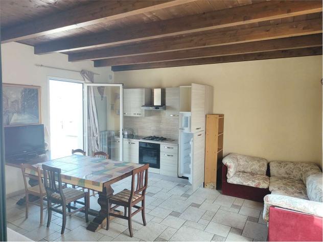 600 compreso spese - BILOCALE CON TERRAZZO A LIVELLO - Foto 3