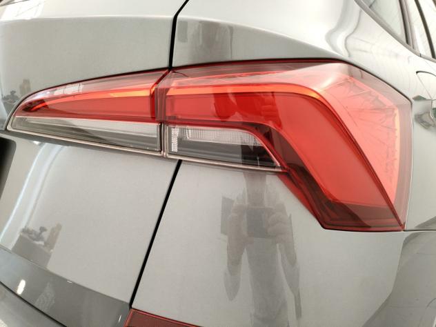 Škoda Kamiq 1.0 TSI 110cv BLACK DOTS - Foto 8