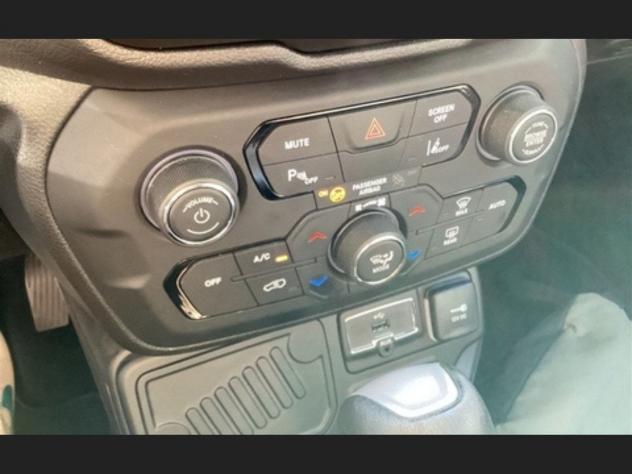 Jeep Renegade 1.3 T4 DDCT 150cv Limited - Foto 5