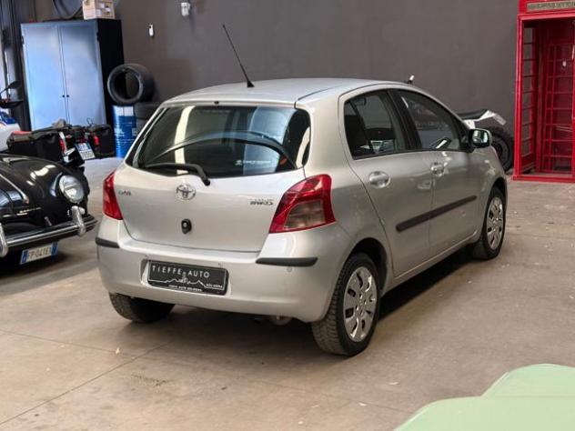 TOYOTA Yaris 1.0 5 porte Sol rif. 23895925 - Foto 4