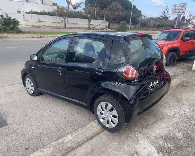 Toyota Aygo 1.0 12V VVT-i 5 porte Lounge Connect - Foto 4
