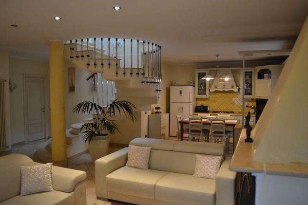 Villa in vendita a Torre Del Lago Puccini - Viareggio 200 mq Rif: 1291481