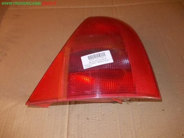 FANALE POST.D. RENAULT CLIO (C65/B65)  Parti elettriche  Fanaleria  Fanali  Fanale post. sx. RENAULT - CLIO II - 01-04-1998 - 01-06-2001