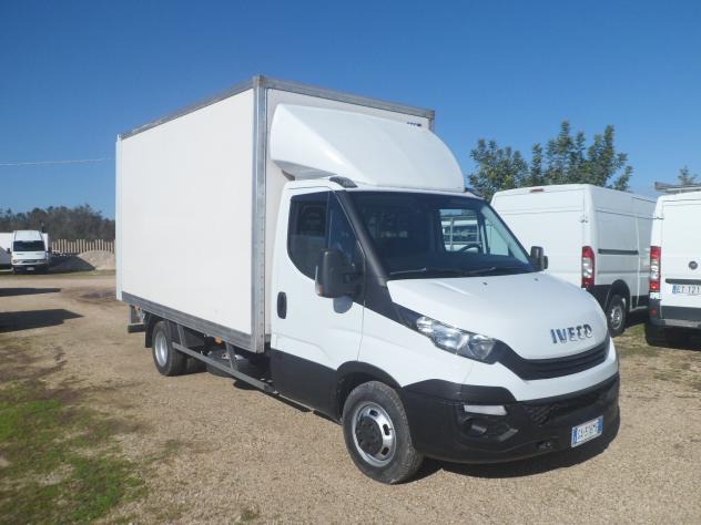 Iveco Daily 35c16 furgonatura con pedana - Foto 3