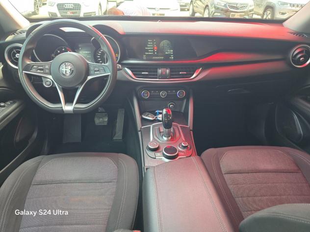Alfa Romeo Stelvio 2.2 Turbodiesel 190 CV AT8 Q4 Executive - Foto 9