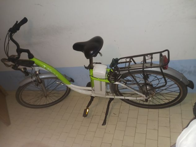Bicicletta elettrica da 26 " funzionante - Foto 4
