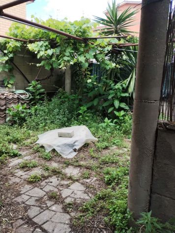 Acilia-Dragona: Locale C/2 con Ampio Giardino Privato - Foto 8