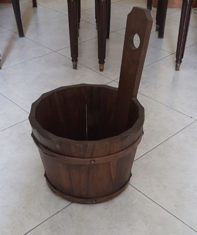 Vaso antico in legno