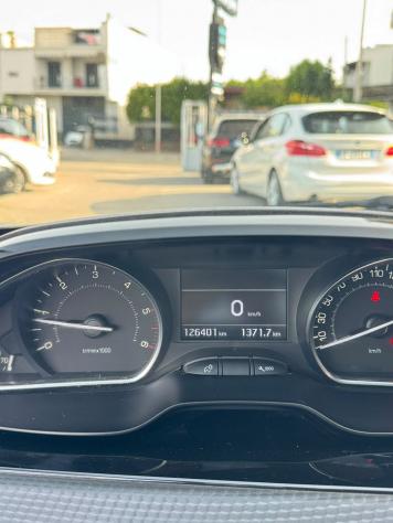 Peugeot 208 Allure BlueHDi 75cv - Foto 8