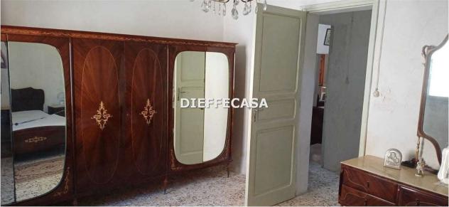 V2620 - In vendita casa indipendente con magazzino e terreno in periferia - Foto 9