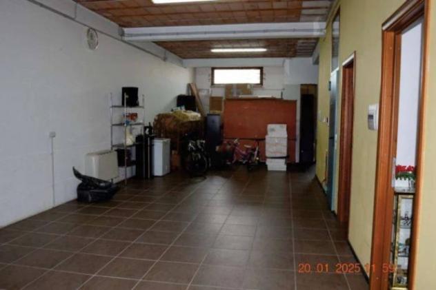 Immobile in asta di 319 m² con più di 5 locali e box auto in vendita a Potenza - Foto 2