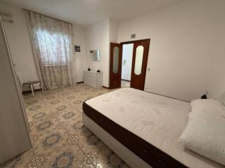 Stanza in appartamento in affitto a Caserta