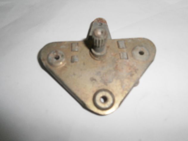 RIMANDO SPORTELLO PORTIERA ANTERIORE FIAT 850 LATO DX (PASSEGGERO)