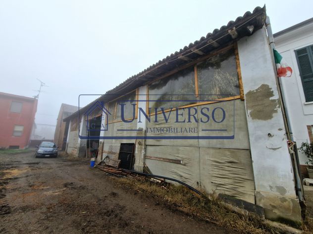 RUSTICI CON TERRENO IDEALI ANCHE PER CAMBIO D'USO VOGHERA - Foto 5