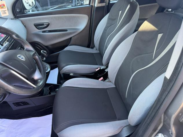 Lancia Ypsilon 1.2 69 CV 5 porte GPL Ecochic Gold - Foto 8