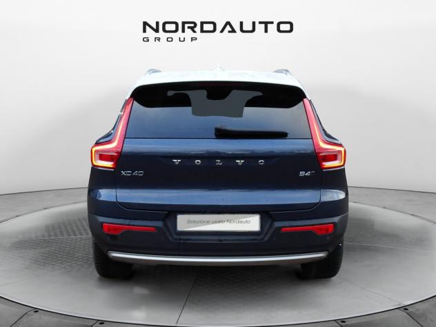 Volvo XC40 (2017--) B4 AWD Geartronic Momentum - Foto 6