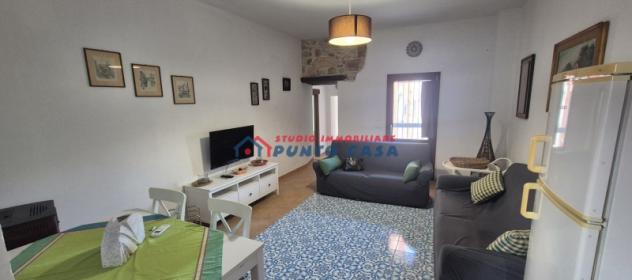 Sant’Andrea – Casa indipendente arredata su due elevazioni + terrazzo panoramico – 160 mq ca. – ampio 3 vani + acc. + terrazzino. Ottime condizioni. E - Foto 2