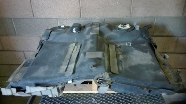 Serbatoio carburante Toyota Rav4 2.0TD del 2003 - Foto 2