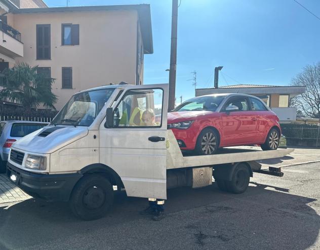 Iveco Daily 40 E 2.8 TD Basic N1 PATENTE C DEGLASSATO A PATENTE B - Foto 2