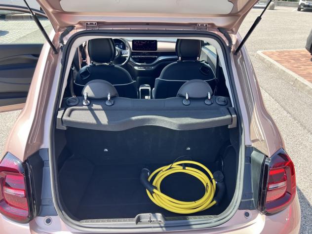 FIAT 500 Electric 42KW 118cv / Batteria grande - Foto 8