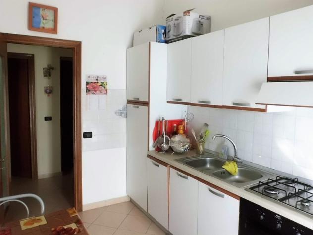 Bagnoregio - Vendesi appartamento ristrutturato con balconi e garage vicino a tutti i servizi. - Foto 3