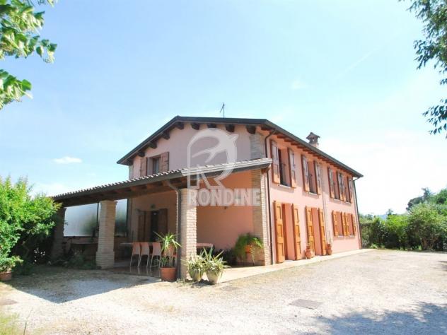 Splendida villa indipendente con giardino di 1.500 mq.