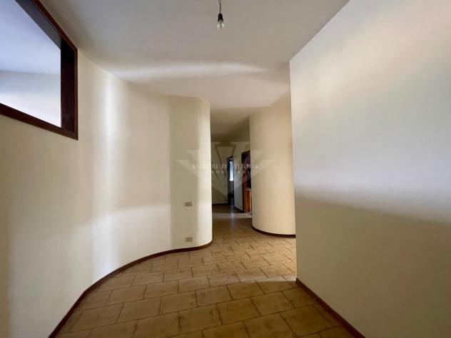 APPARTAMENTO di 9 vani e di 270 mq (PIETRASANTA - Pietrasanta adiacenze centro) rif. 300 - Foto 8