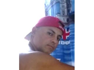 Amore e incontri Napoli - Cerco donna solare e passionale Tel:3277846198