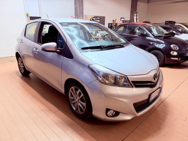 Toyota Yaris 1.4 D-4D 90cv Neopatentati - Foto 2