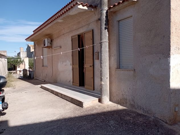 CASA INDIP. DI MQ.120 DA RISTRUTT. E TERRENO B3 DI 400 MQ.