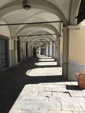 1 Vetrina in vendita a Sarzana
