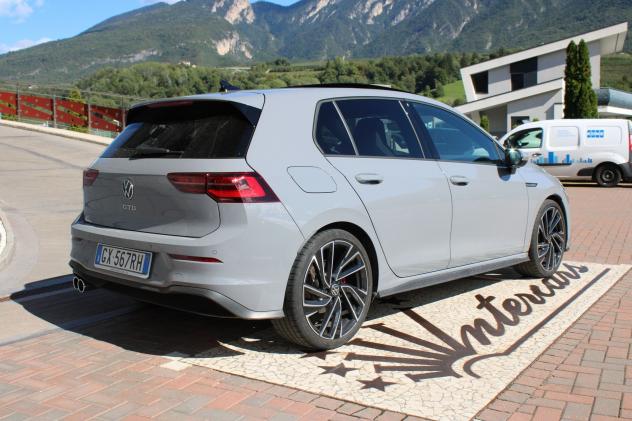 Volkswagen Golf 2.0TDI GTD DSG TETTO-19"-MATRIX-GANCIO - Foto 6