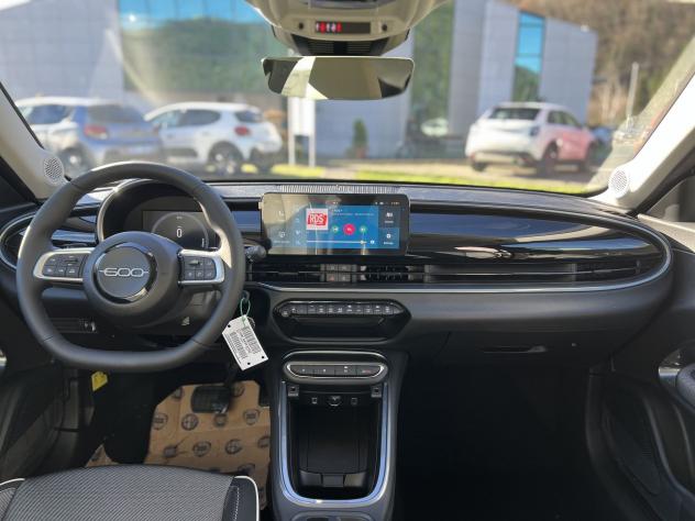 FIAT 600 600 Hybrid 145 CV DCT MHEV Icon - Foto 8