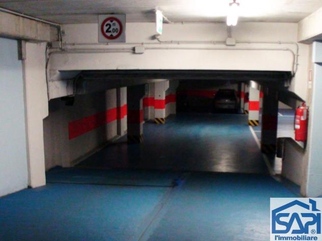 Vari posti auto coperti e scoperti in centro direzionale - Foto 6