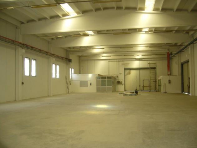 Immobile di 1300 m² con 2 locali in affitto a Sassuolo - Foto 2