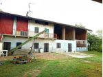 Immersa nel verde e sita a 2,5 km dal centro paese, cascina con alloggio ab &hellip;